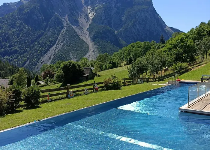 Hanni بيت للعطل